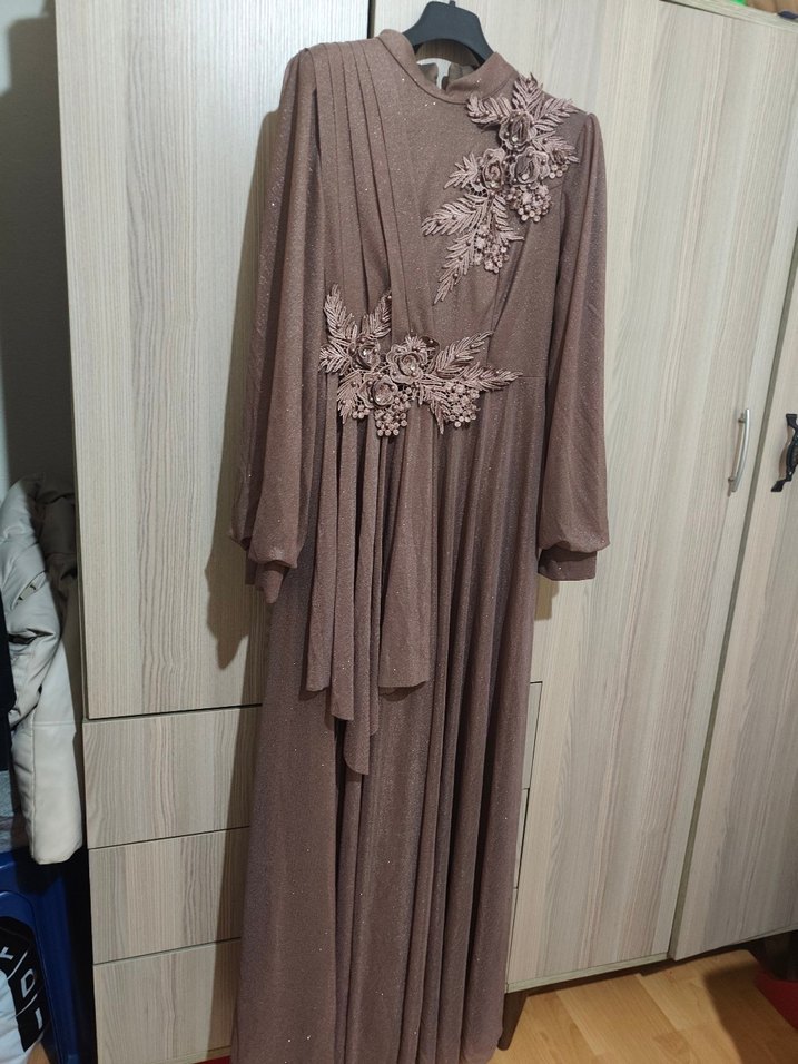 Nakışlı Uzun Kollu Bej Kadın Abiye Elbise - Görsel 2