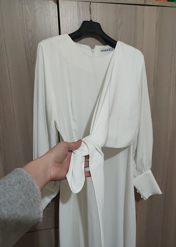 Beyaz Uzun Kollu V Yakalı Kadın Elbise - Görsel 2