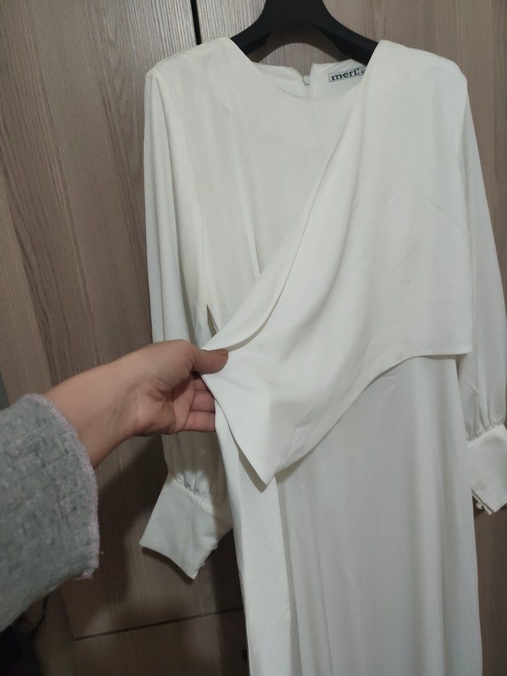 Beyaz Uzun Kollu V Yakalı Kadın Elbise - Görsel 3