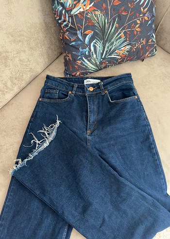 Zara Koyu Mavi Rahat Kesim Denim Jean