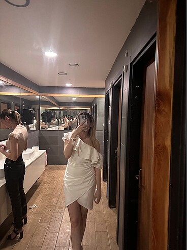 Trendyol & Milla BEYAZ MİNİ ELBİSE