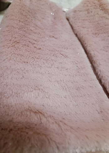 Kız Çocuk Pembe Kürklü Nakışlı Yelek - Görsel 5