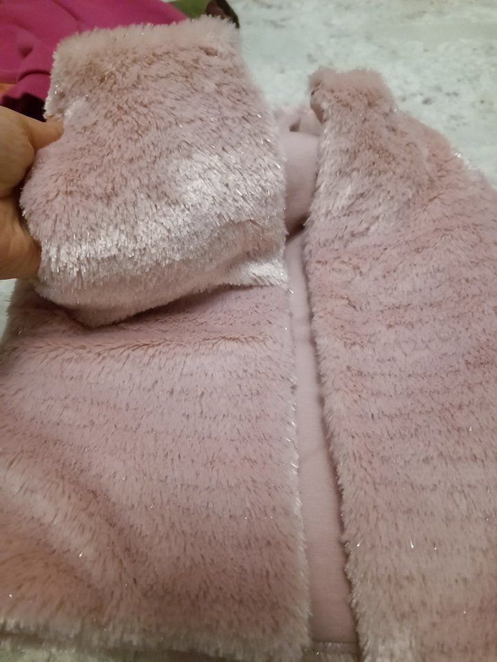 Kız Çocuk Pembe Kürklü Nakışlı Yelek - Görsel 3