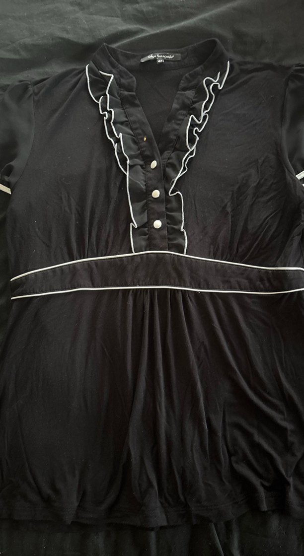 Düğmeli Siyah V Yaka Hamile Bluzu - Görsel 2