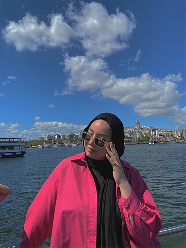 Pembe gömlek