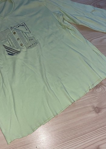 Yeşil desenli nakışlı üst - Görsel 3