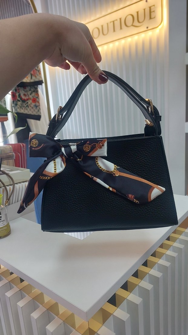 Kemer Detaylı Siyah Deri Kadın Çanta - Görsel 2