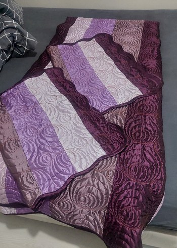 Mor İşlemeli Yatak Örtüsü.Sayılı kullanılmış olup sorunsuzdur - Görsel 3