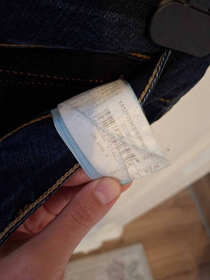 Kemer Detaylı Koyu Mavi Kadın Kot Pantolon - Görsel 3