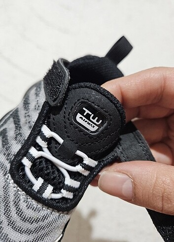 21 Beden Nike çocuk spor ayakkabı