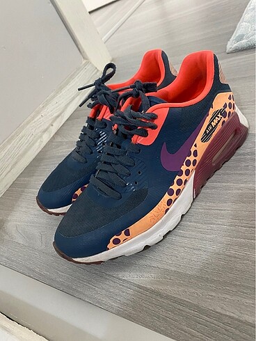 Nike spor ayakkabı