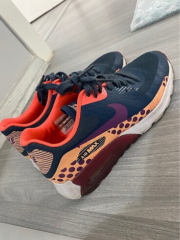 37,5 Beden Nike spor ayakkabı