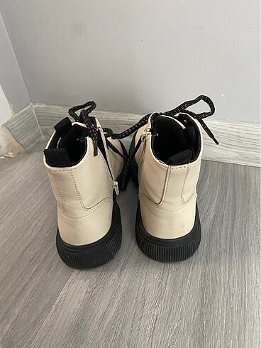 29 Beden Zara çocuk bot