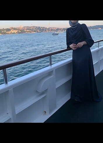 Diğer tesettür saten elbise