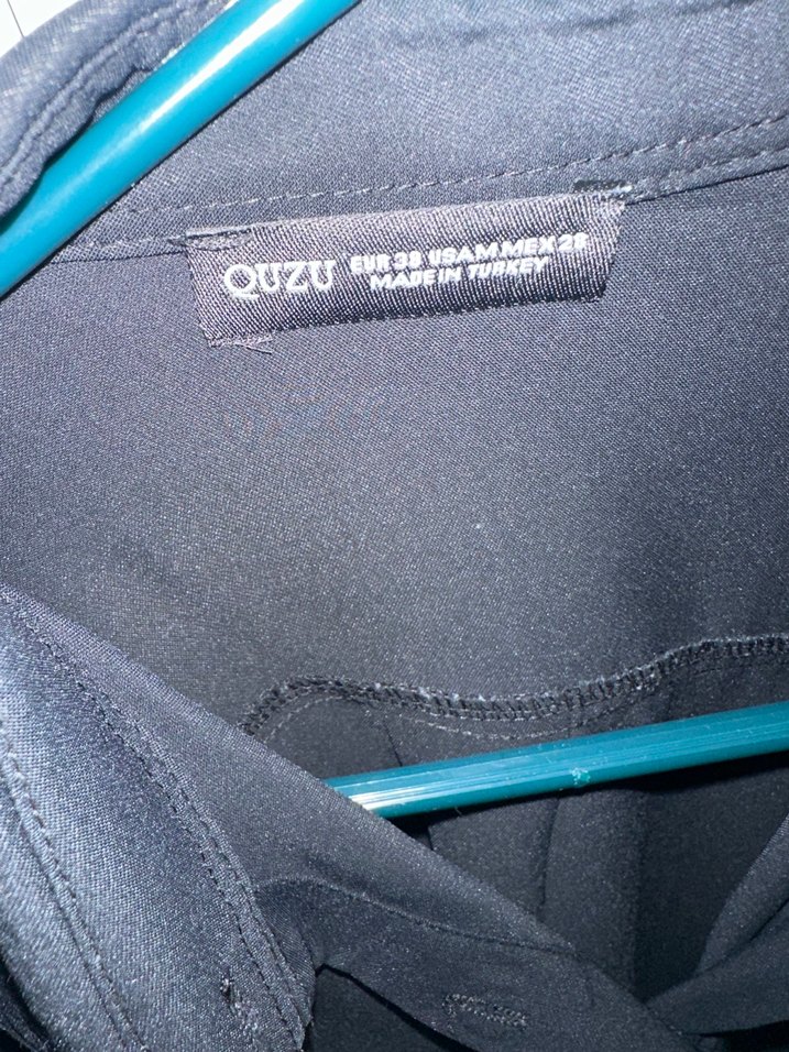 Düğmeli Siyah Uzun Kollu Kadın Gömlek Quzu - Görsel 3