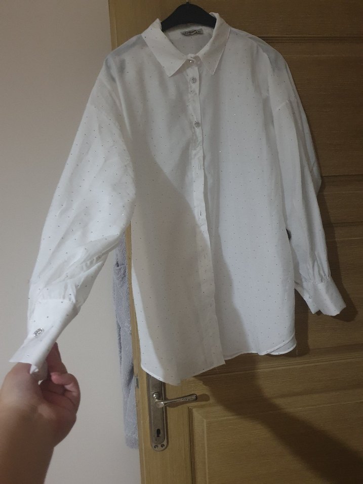 Beyaz Parlak Düğmeli Keten Gömlek - Görsel 2