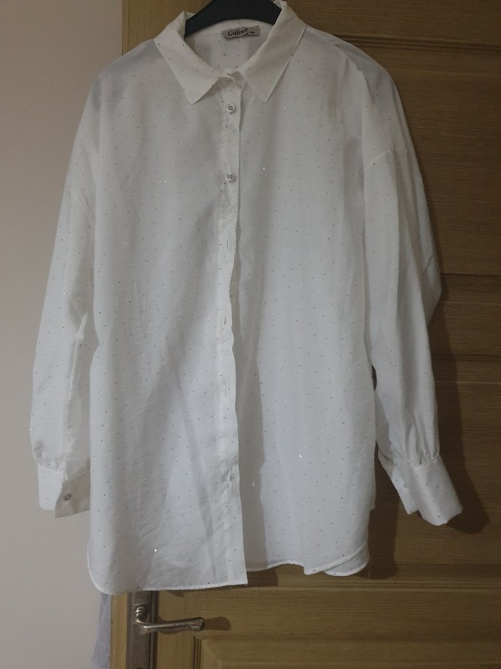 Beyaz Parlak Düğmeli Keten Gömlek - Görsel 4