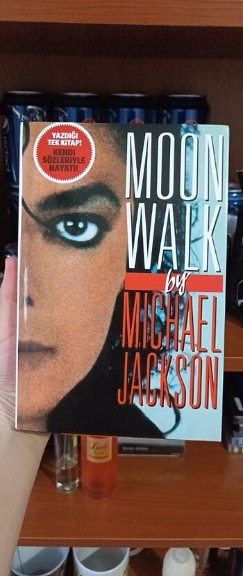 Michael Jackson moonwalker kitap 