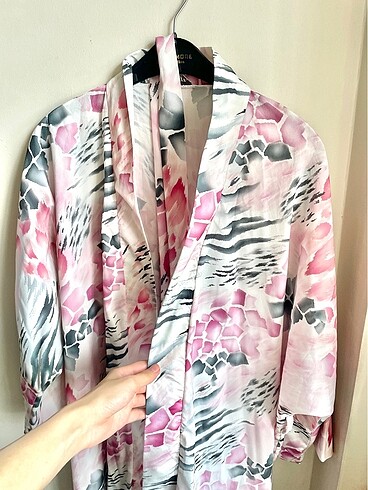 Pembe Kimono