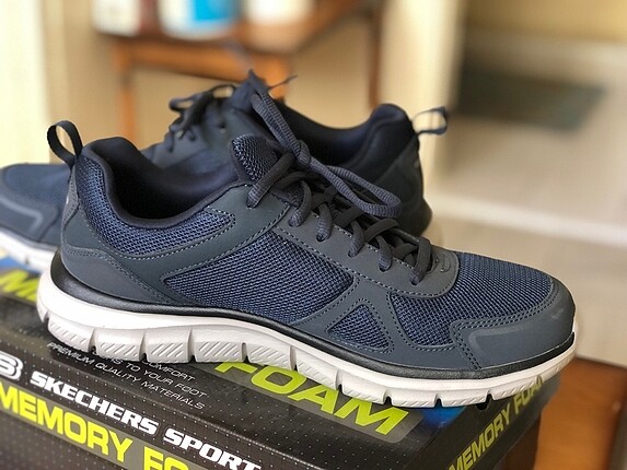 42 Beden Skechers Track Memory Foam