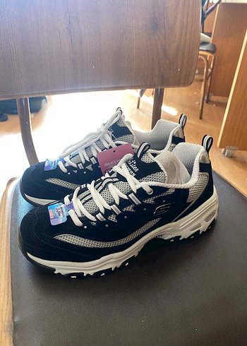 Skechers 38