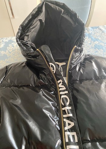 Siyah Parlak Deri Kadın Kışlık Mont - Görsel 4