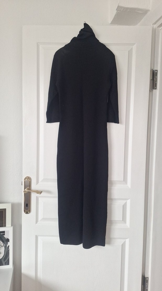 Uzun Siyah Kareli Yüksek Yakalı Elbise - Görsel 3