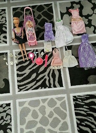 Barbie seti, sadece kıyafetler