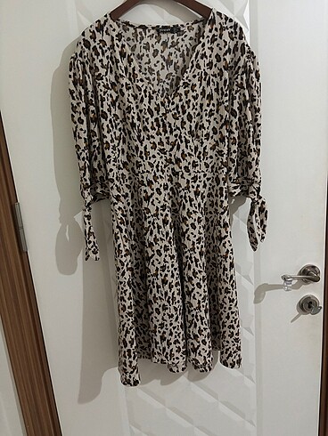 Leopar desenli mini yazlık elbise