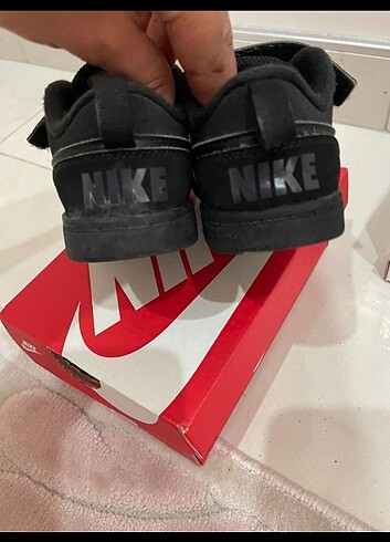 26 Beden Sorunsuz Nike Spor Ayakkabı 