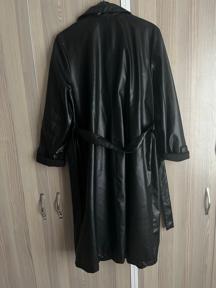 Düğmeli Siyah Deri Uzun Kadın Kaban - Görsel 2