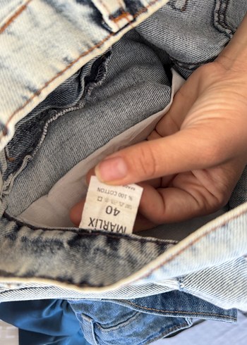 Diğer Gevşek Kesim Yırtık Mini Kot Şort