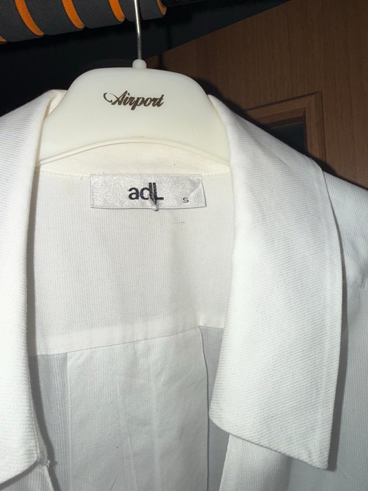 Düğmeli Beyaz Kısa Kollu Kadın Gömlek - Görsel 3