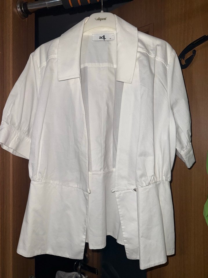 Düğmeli Beyaz Kısa Kollu Kadın Gömlek - Görsel 2