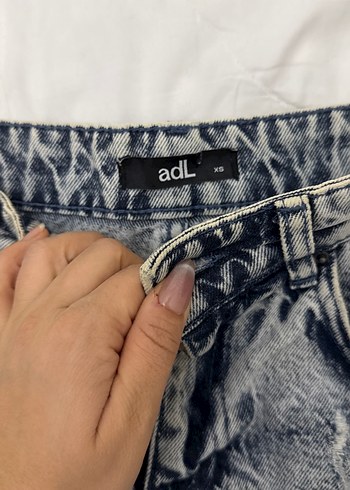 Gri Bağcıklı Mini Denim Şort - Görsel 2