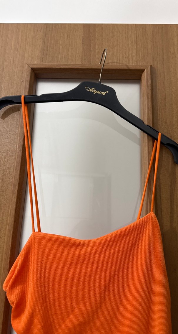 Turuncu Drapeli Askılı Triko Elbise - Görsel 2