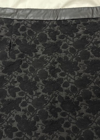 Dantel Detaylı Siyah Mini Etek - Görsel 2