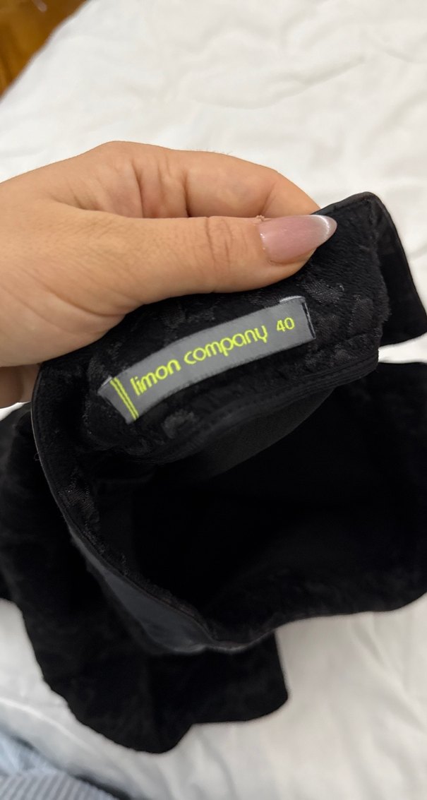 Dantel Detaylı Siyah Mini Etek - Görsel 3