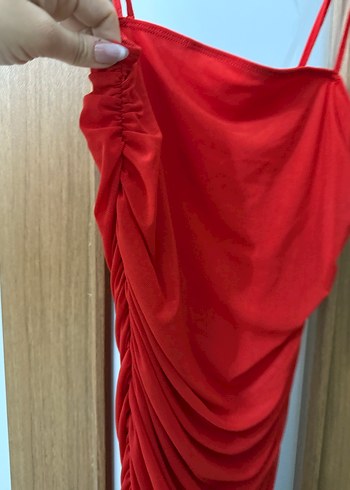 Kırmızı Drapeli Uzun İnce Askılı Elbise - Görsel 2