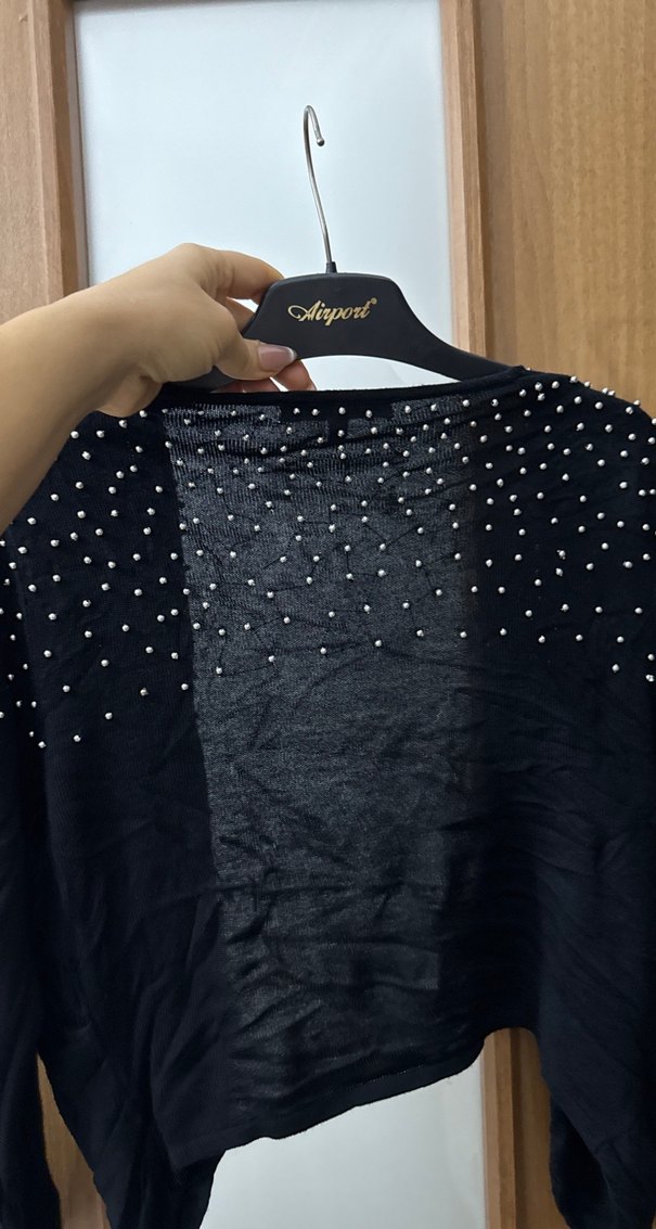 Boncuk Detaylı Siyah Uzun Kollu Kadın Hırka - Görsel 4