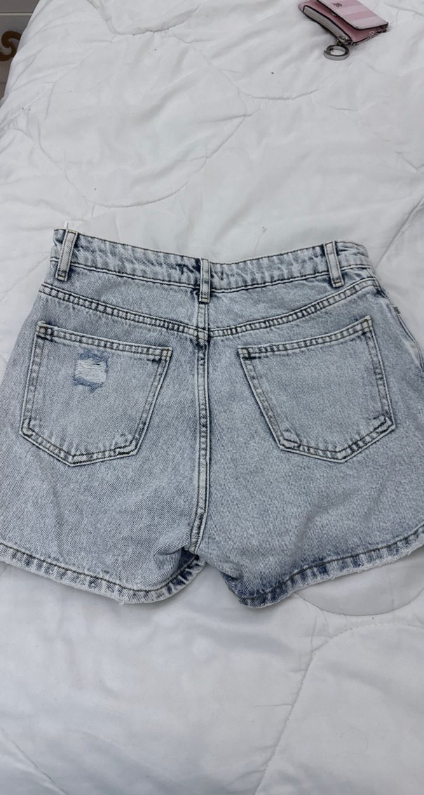 Düğmeli Gri Mini Kot Şort - Görsel 4