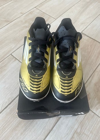 31 Beden sarı Renk Adidas F50 messi halı saha