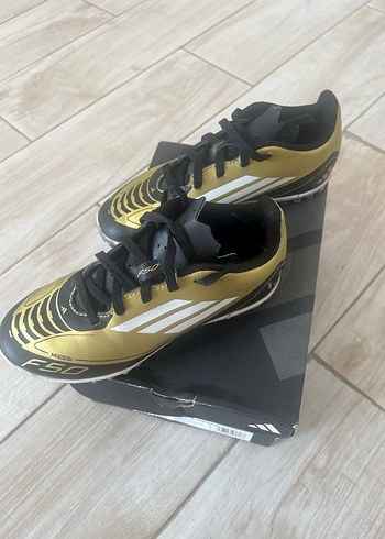 31 Beden Adidas F50 messi halı saha