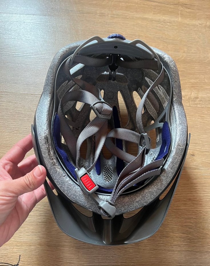 Giro Biker Kask Velcro Özellikli - Görsel 3