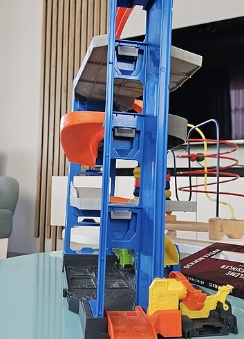 Beden Renk Hotwheels garage