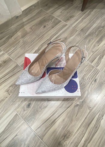 Zara Günüş Simli Topuklu Kadın Abiye Ayakkabı