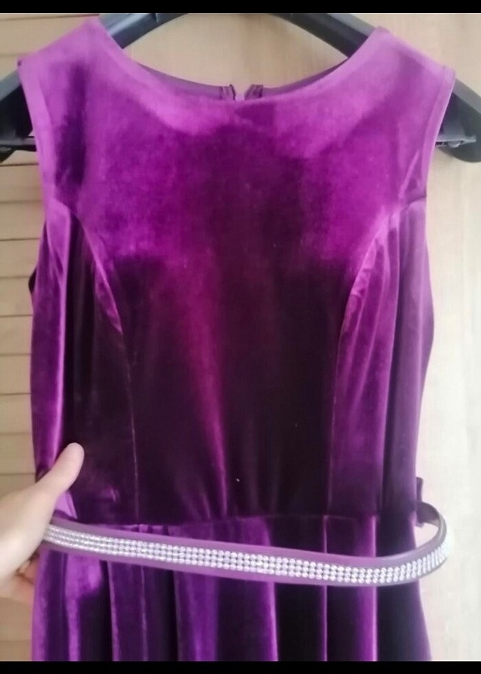 Kadife kemerli midi boy elbise - Görsel 3