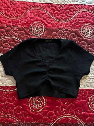 Crop siyah