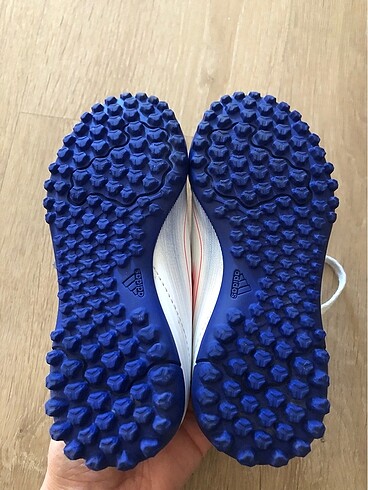 28 Beden Adidas futbol ayakkabısı
