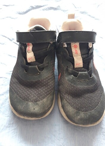 27 Beden Nike spor ayakkabi